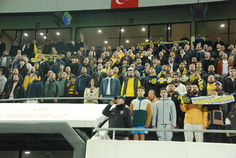 ANKARAGÜCÜ - EROKSPOR TARAFTAR RESİMLERİ