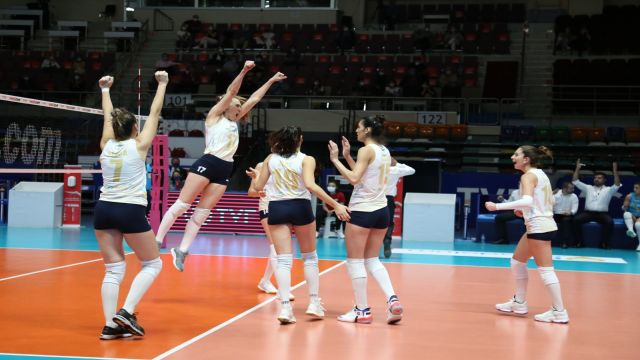 PTT güçlü Vakıfbank'a direnemedi 0-3