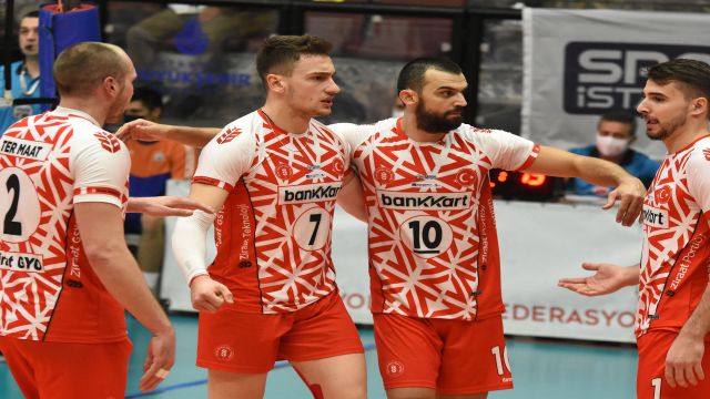 Halkbank 1/8 final turu için sahaya çıkıyor 