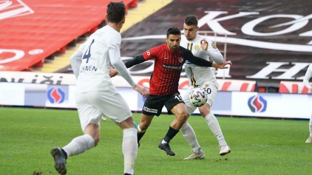 Sumudika'sıyla, futbolcularıyla, hakemleriyle Gaziantep tiyatrosu