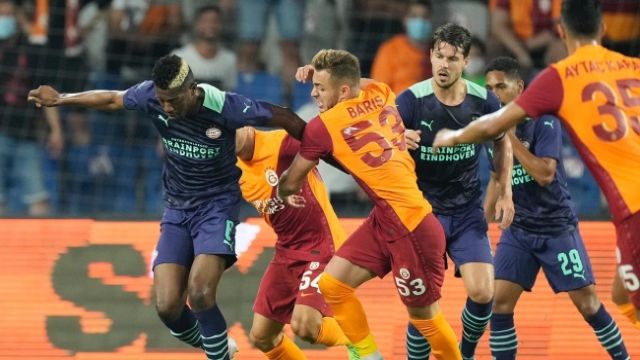 Galatasaray, PSV Eindhoven’a elendi