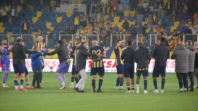 Ankaragücü galibiyetini Ankara havası ile kutladı