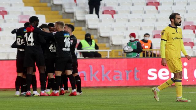 Ankaragücü turu Sivas'ta bıraktı 1-2