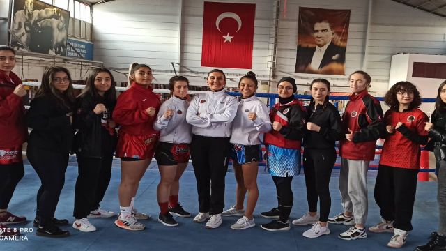 Gençlerbirliği Kick Boks takımı şampiyon oldu