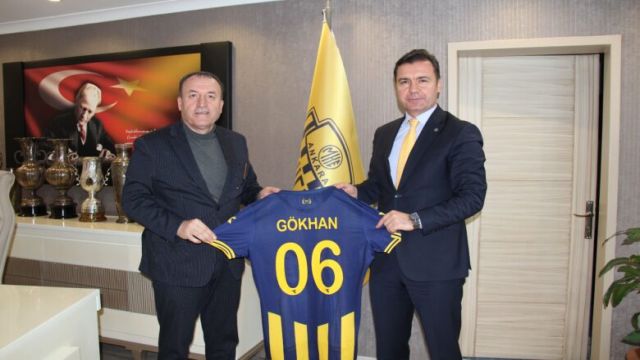 Gökhan Karaköse, Ankaragücü Başkanı Faruk Koca’yı ziyaret etti.