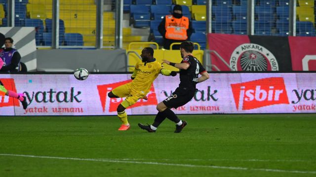 Derbide galibiyet hasreti 4 maça çıktı!