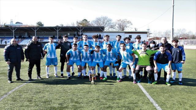 Yenimahalle Belediyespor ligi şampiyon kapattı