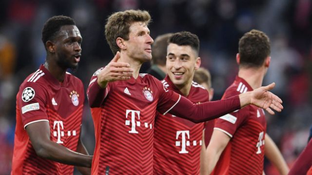 Bayern Münih ezip geçiyor