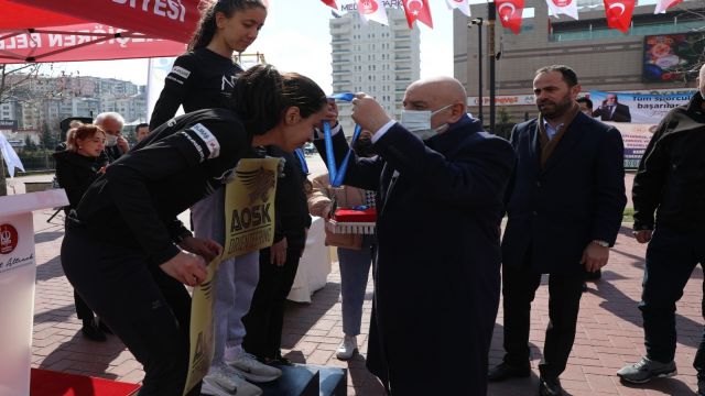 Engelsiz sporcular Olimpiyat için Keçiören'de çalışıyor