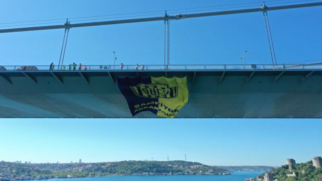 Ankaragücü bayrağı, İstanbul'un kalbinde dalgalanıyor...