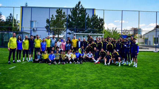 Ankaragücü'ne öğrenci ziyareti