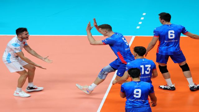 Dörtlü Dostluk Turnuvası’nın ilk maçında Halkbank, Spor Toto’yu 3-1 mağlup etti