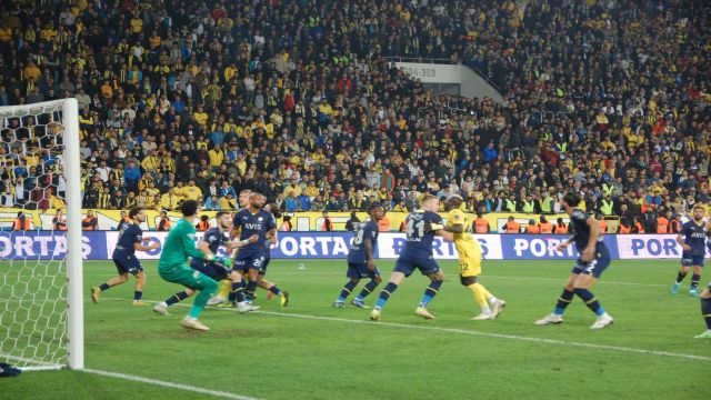 Ankaragücü-Fenerbahçe maçında 888 ton karbon salındı