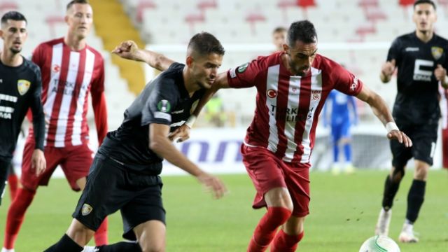 Demir Grup Sivasspor, Ballkani’ye 4-3 yenildi...