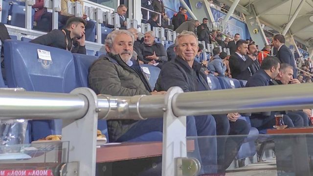 Mansur Yavaş, Kasımpaşa - MKE Ankaragücü maçını izledi