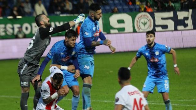 Çaykur Rizespor evinde Pendikspor ile 1-1 berabere kaldı...