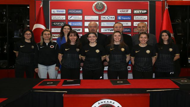 İKOM Bilişim’den Gençlerbirliği Kadın Futbol Takımı’na resmi sponsorluk desteği