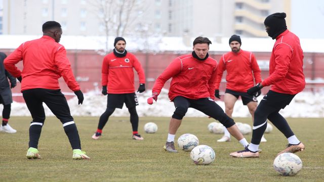 Gençlerbirliği hazırlıklarını tamamladı