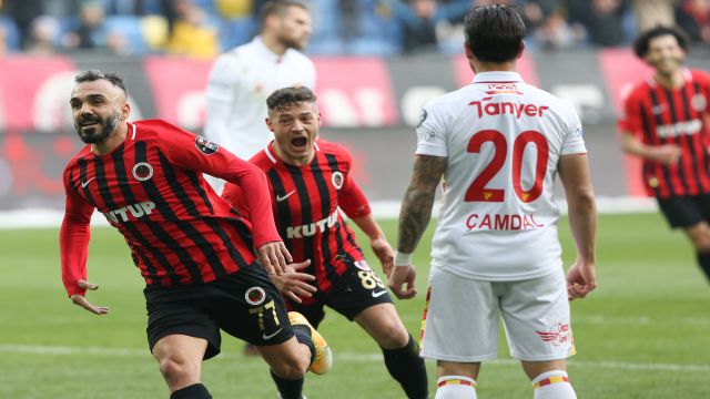 Uğur Akdemir'den hayat öpücüğü 1-0