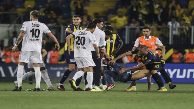 Ankaragücü-Beşiktaş maçında sahaya giren taraftarın mahkemesi sonuçlandı