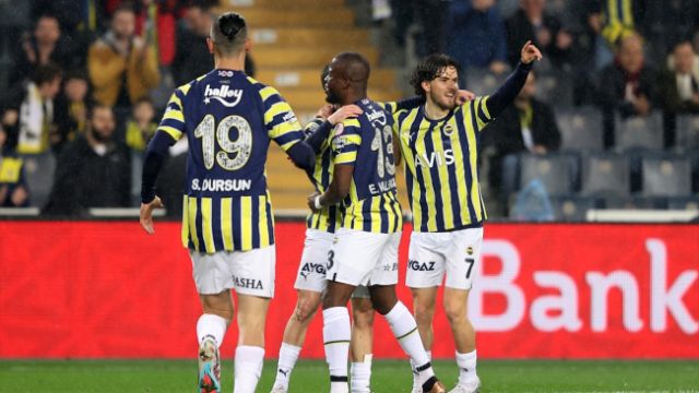 Fenerbahçe yarı finalde