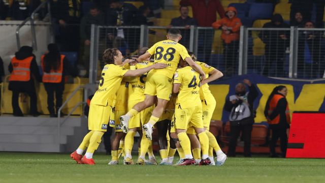 Muhteşem zafer! Kupa Beyi Türkiye Kupası'nda yarı finalde 3-1