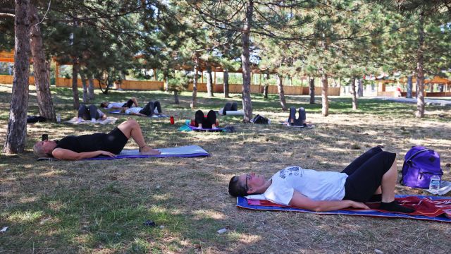 Çankayalılar açık alanda spor yapıyor