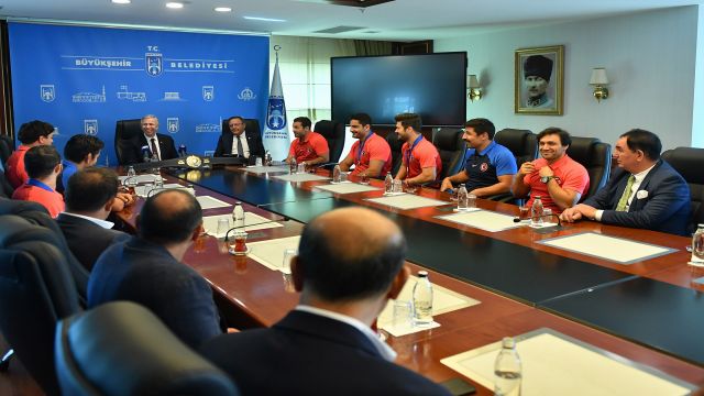 ASKİ Spor'lu şampiyonlardan Başkan Mansur Yavaş'a ziyaret