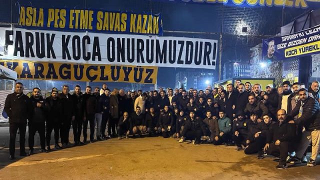 Ankaragücü yönetimi, Faruk Koca nöbetindeki taraftarları ziyaret etti