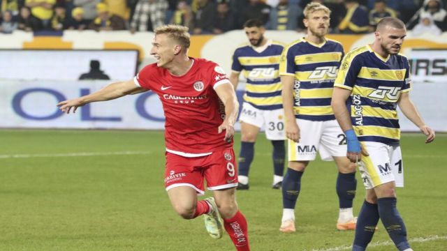 Antalyaspor hezimeti, Beştepe'de herkesi kendine getirdi!