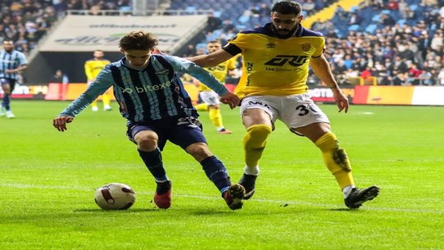 Adana Demirspor 0 - MKE Ankaragücü 0 İlk yarı sona erdi...