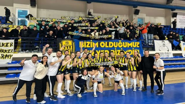 MKE Ankaragücü Kadın Voleybol Takımı taraftarıyla doludizgin!