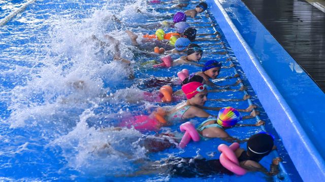 Ankara Büyükşehir ve EGO Spor Başkentli çocukları yüzmeyle tanıştırıyor