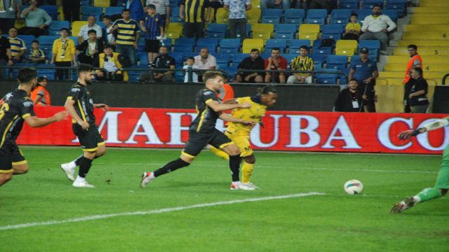 Ankaragücü ite kaka kazandı 2-1