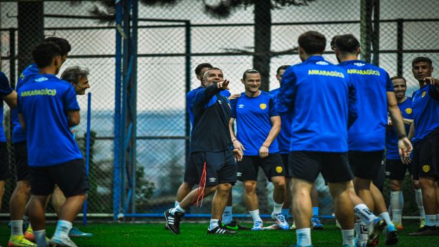 Kenan Koçak ilk antremanını yaptırdı!