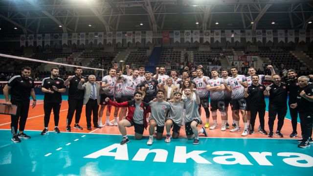 TSYD Ankara Ahmet Göksu Voleybol Kupasını Ziraat Bankkart kazandı.