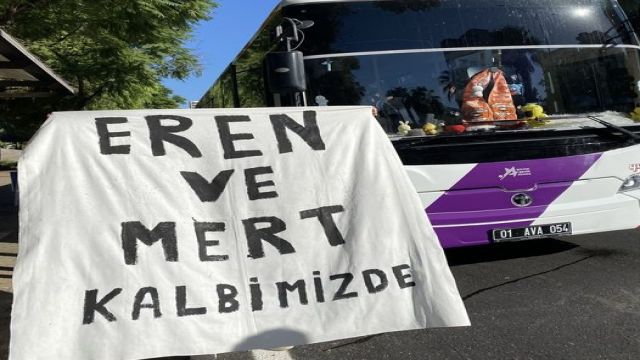 Adanasporlu taraftarlar Eren ve Mert'i unutmadı