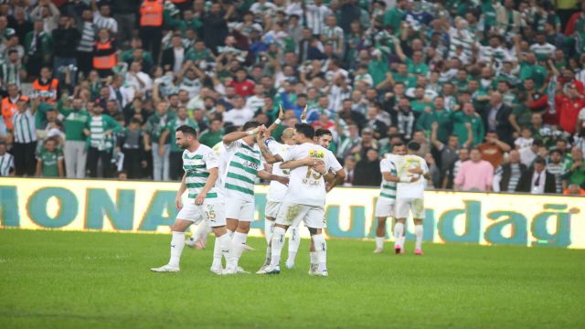 Bursaspor liderlik koltuğuna oturdu