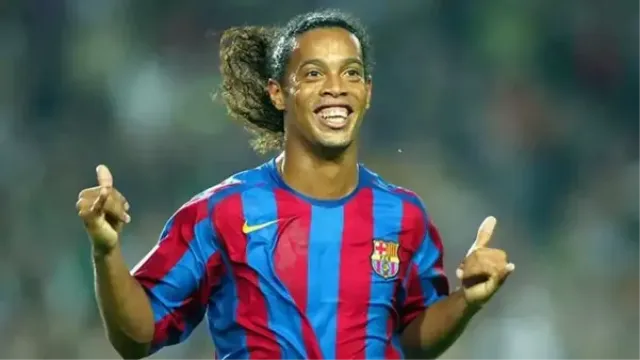 Efsane Ronaldinho geri dönüyor!