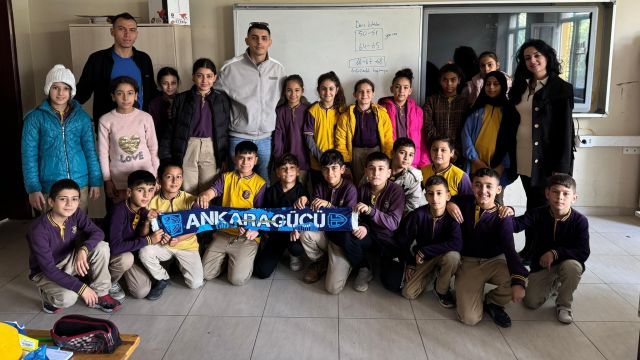 Ankaragücü diye birileri geldi, o okulu ziyaret etti...