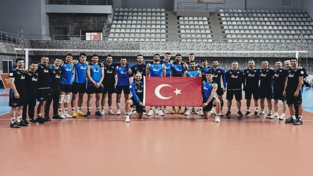 Halkbank'tan çağrı: Zafer kazanmak için yanımızda olun