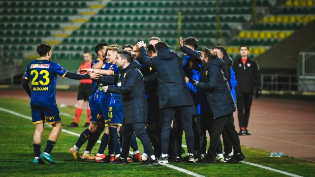 1.Ligde 20.Hafta sona erdi. Ankaragücü ve Gençlerbirliği kayıpsız yürüyorlar...