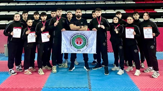 Etimesgut Belediyesi Gelişim Spor Kulübü Kickboks Takımı, üstün başarılar sergilemeye devam ediyor.