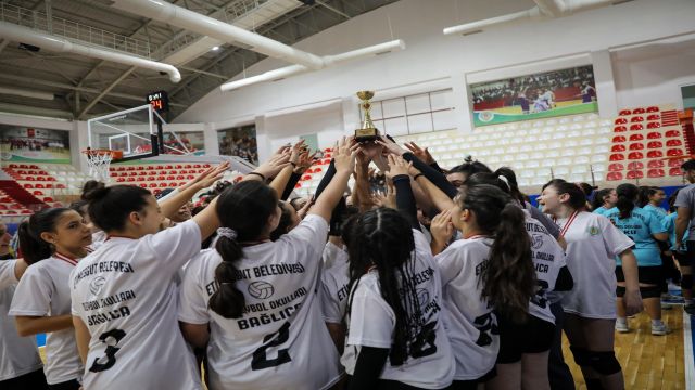 Etimesgut Belediyesi Voleybol turnuvasında ödüller sahiplerini buldu