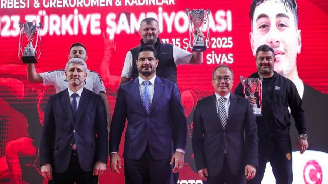 MKE Ankaragücü Güreş Takımı kadınlarda Türkiye üçüncüsü oldu