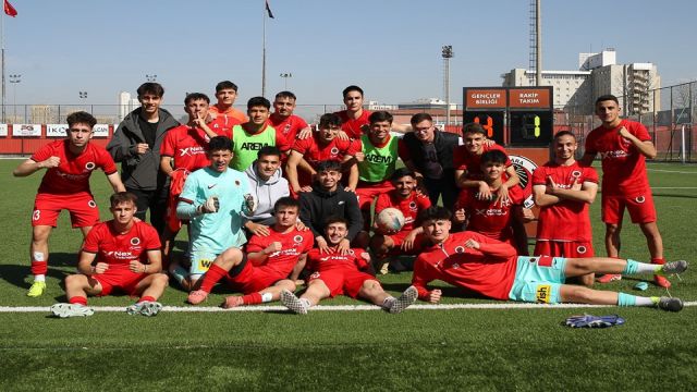 Gençlerbirliği U19 grubu lider tamamlamayı garantiledi